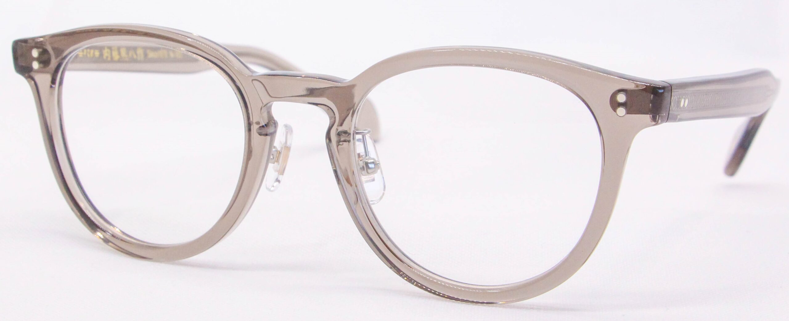 眼鏡のカラータイプC-4 Light-Gray