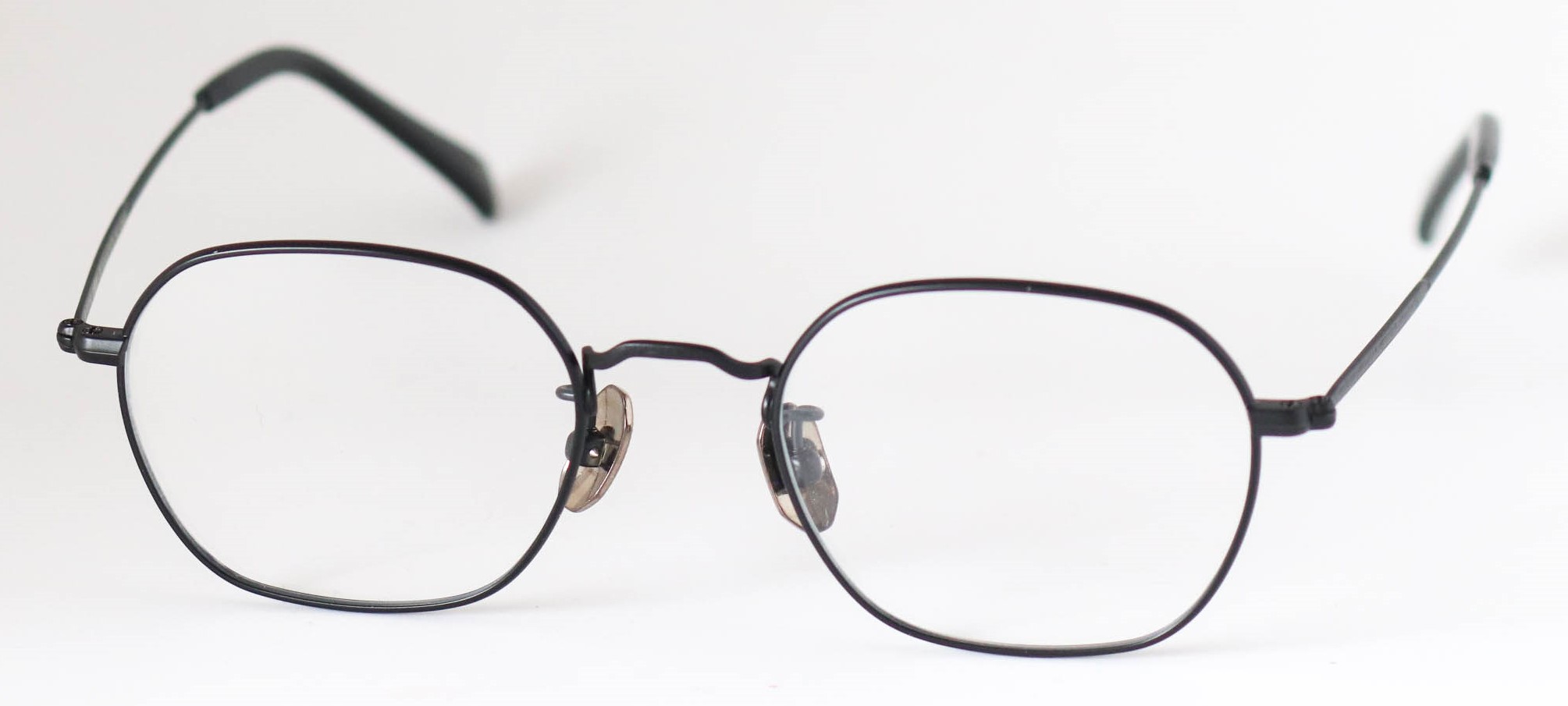 眼鏡のカラータイプC-4 Black-Matt